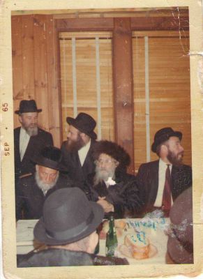 (L-R) Melava Malka with R' Yaakov Teitelbaum, Mr. Shnitzler? (Camp Cook - Center in Rear), Skulena Rebbe, Rabbi Joseph Elias
1965

