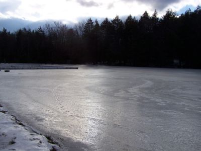 3/14/08
The Lake. Frozen.

