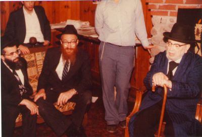 (L-R) R' Gershon Weiss, R' Belsky, R' Ruderman
