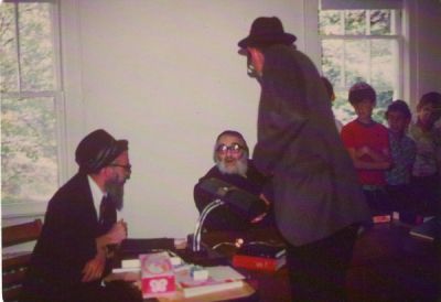 R' Hutner with Rabbi Kaufman and Campers
