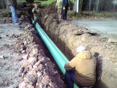 12/05/06
The sewer line being put in on the road.
