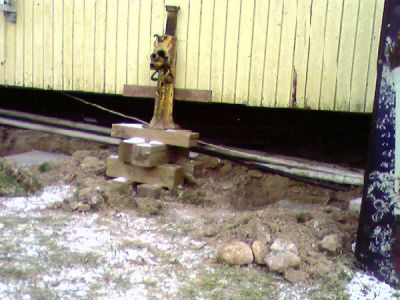 1/10/07 - Bais Rephoel
The Bais Rephael (Old Social Hall) being leveled.
